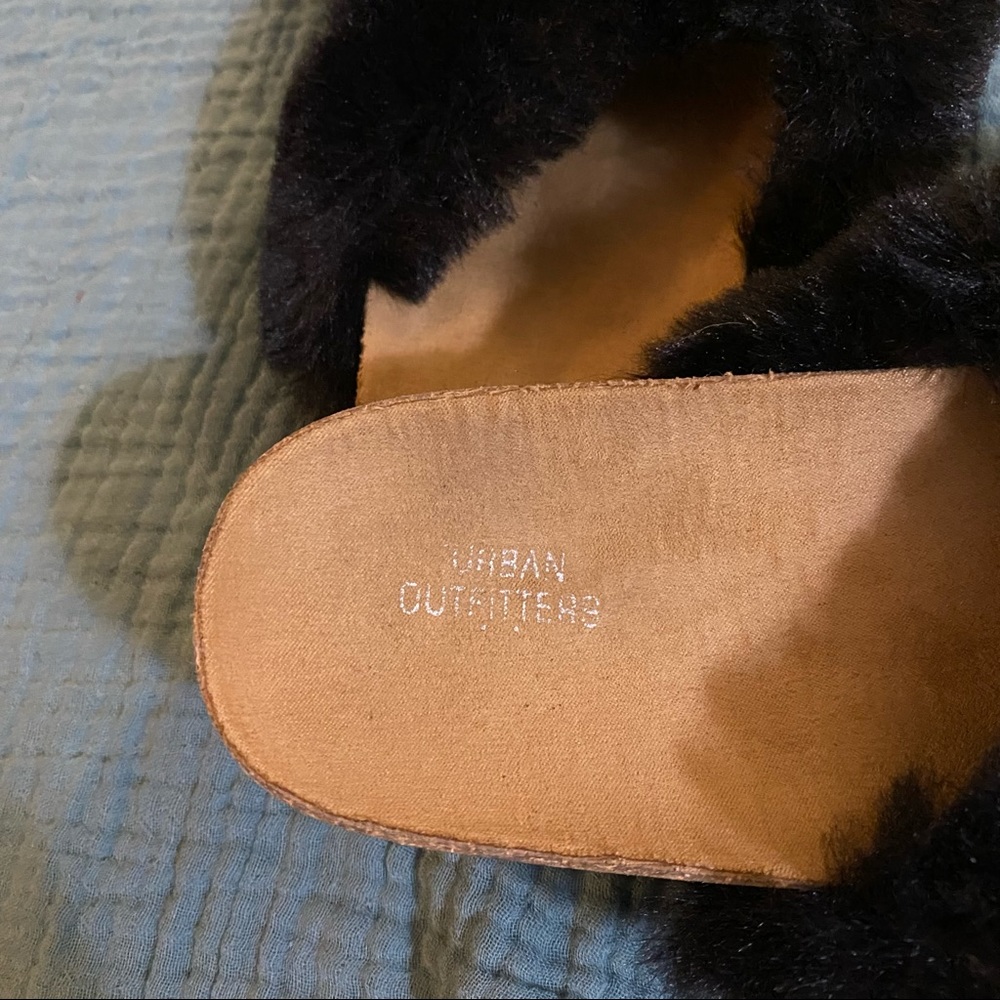 UO Fuzzy Slides - Picture 2 of 5